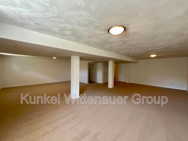 Building Photo - 3014 Roan Hill Dr