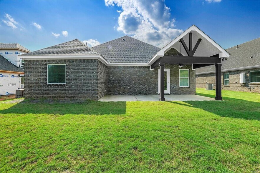 Building Photo - 994 Pearl Dr