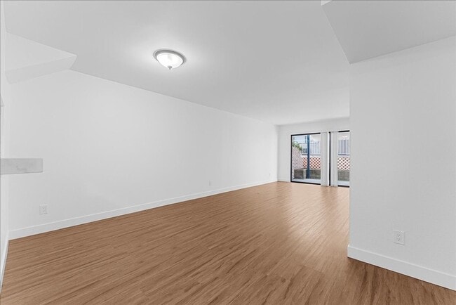 Building Photo - 448 W Windsor Rd