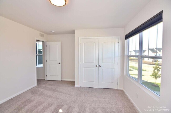 Building Photo - 1104 Salt Springs Dr