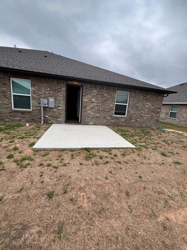 Building Photo - Beautiful New Duplex!