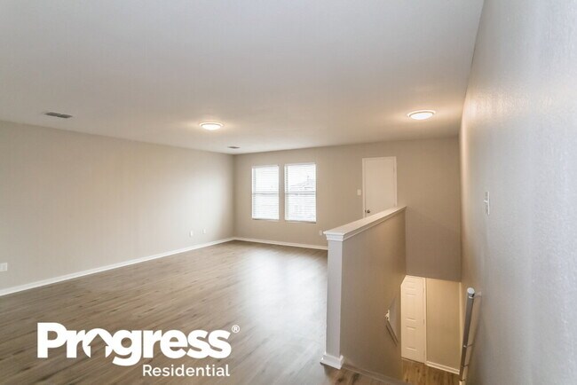 Building Photo - 8764 Stonebriar Ln