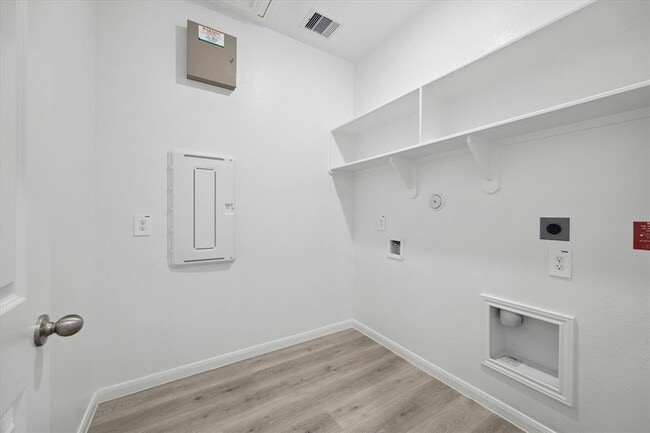 Building Photo - 21127 Secret Garden Ln