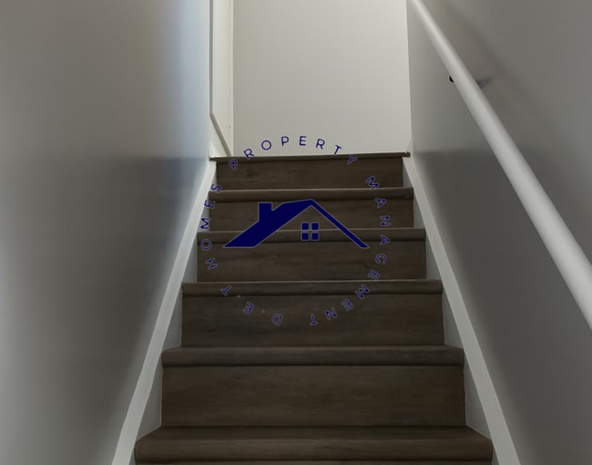 Building Photo - 10510 Lanark St