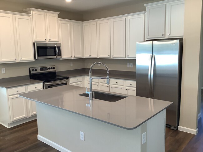 Building Photo - 180 Spruce Pt