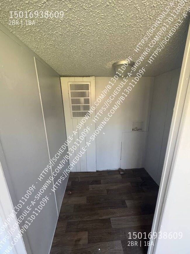 Building Photo - 132 Wyles Ln