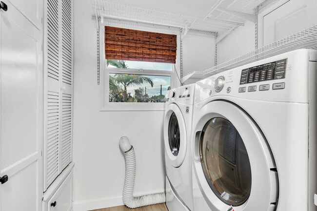 Building Photo - 4853 Twain Ave