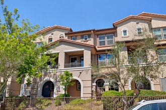 Building Photo - 1908 Montilla St