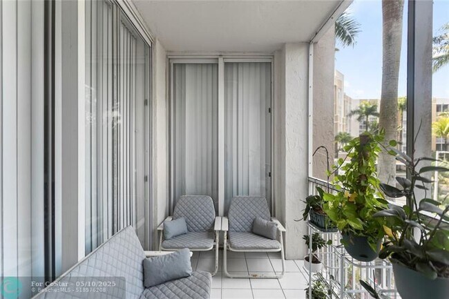 Building Photo - 9805 NW 52nd St