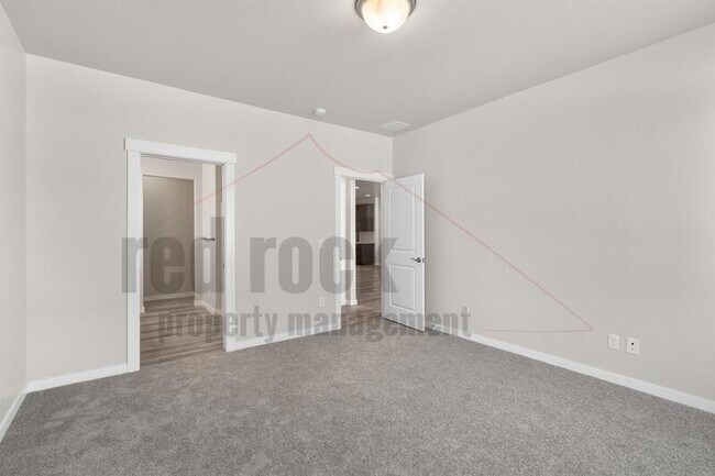 Building Photo - 1329 N Tschirley St