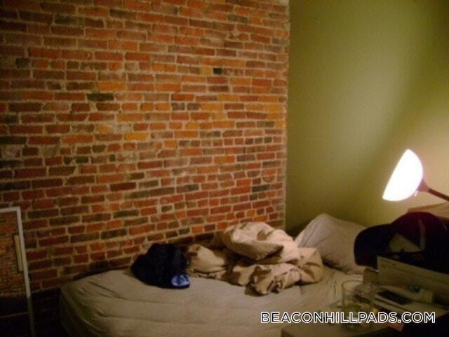 Building Photo - 25 Ridgeway Ln