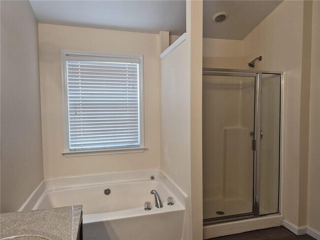 Building Photo - 5966 Haddon Pl SE