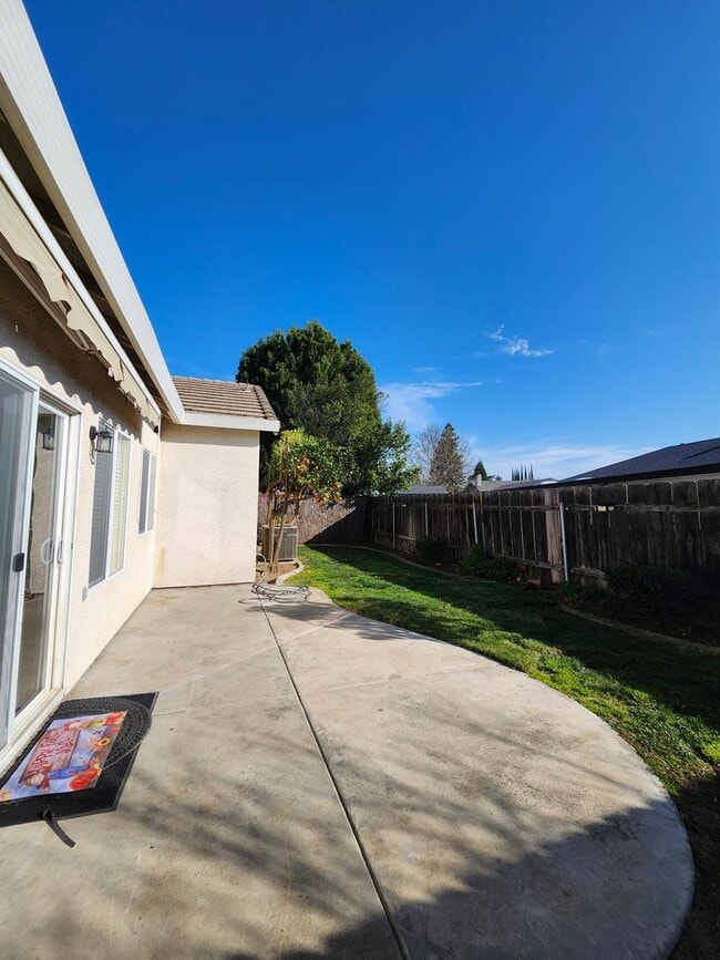 Building Photo - Beautiful Yuba City home located in a cul-de-sac