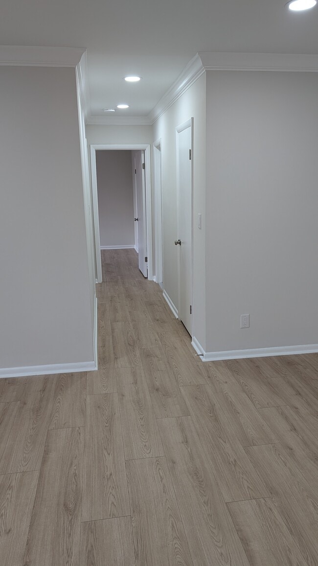 Building Photo - 6431 Richmond Hwy