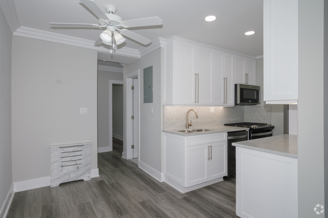 Luxury Kitchen With Stainless Steel Appliances - Fairfield Estates At Stewart Manor