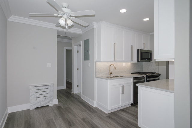 Luxury Kitchen With Stainless Steel Appliances - Fairfield Estates At Stewart Manor