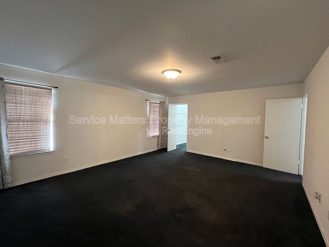 Building Photo - 2017 Coral Creek Dr