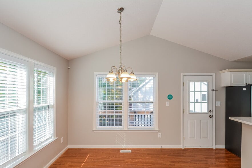Building Photo - 3626 Enduring Freedom Dr