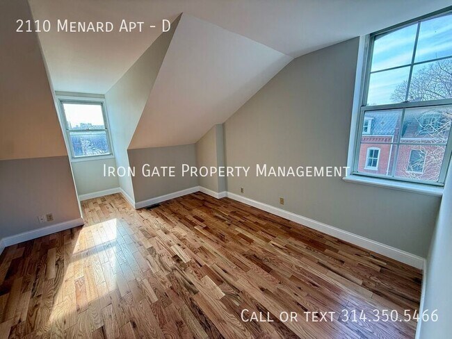 Building Photo - 2110 Menard St