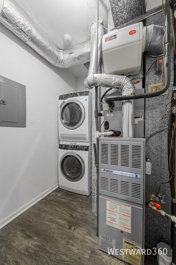 Building Photo - 5601 Carriage Way Dr