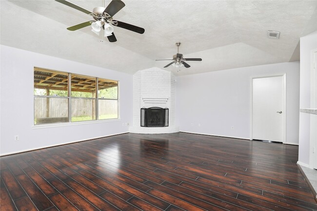 Building Photo - 2703 Heritage Colony Dr