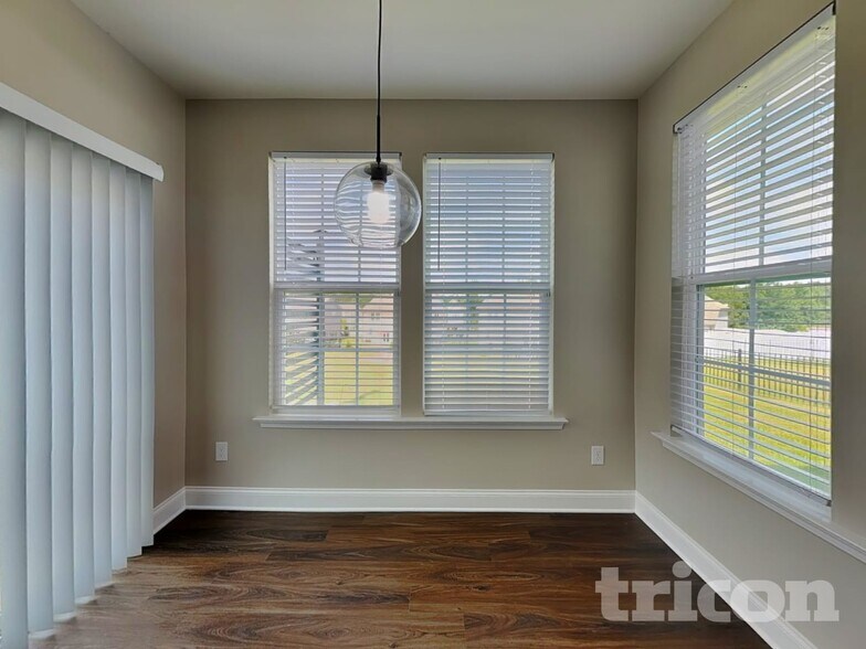 Building Photo - 140 Ashberry Ln