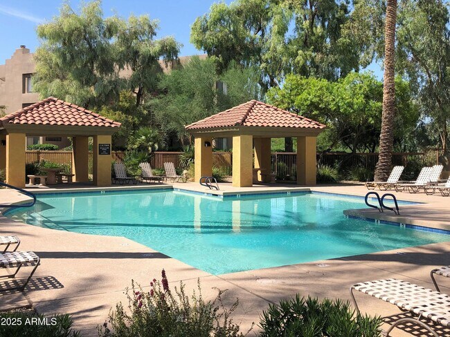Building Photo - 4925 E Desert Cove Ave
