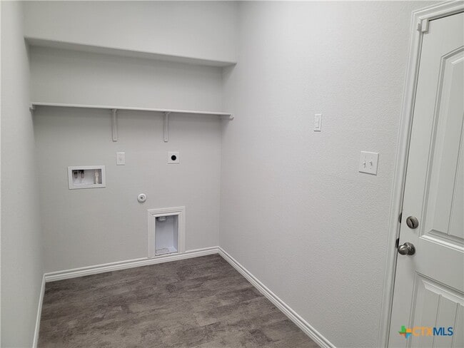 Building Photo - 6215 Lavaca Dr