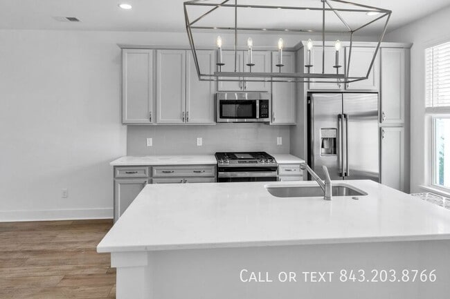 Building Photo - 507 Sound Dr