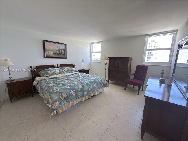 Building Photo - 2401 Collins Ave