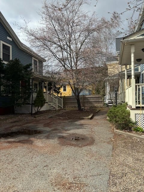 Building Photo - 118 Sherman St