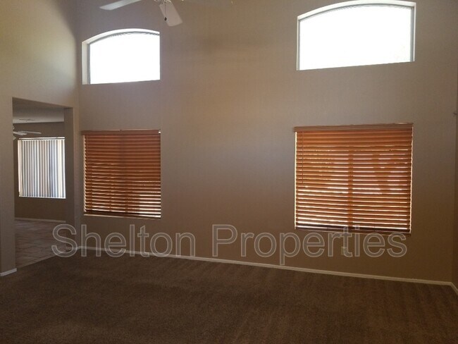 Building Photo - 6822 W Louise Dr