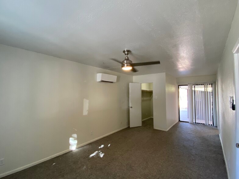 Building Photo - 11213 Chico Rd NE