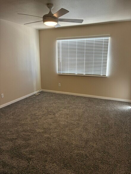 master bedroom - 215 Oro Canyon St