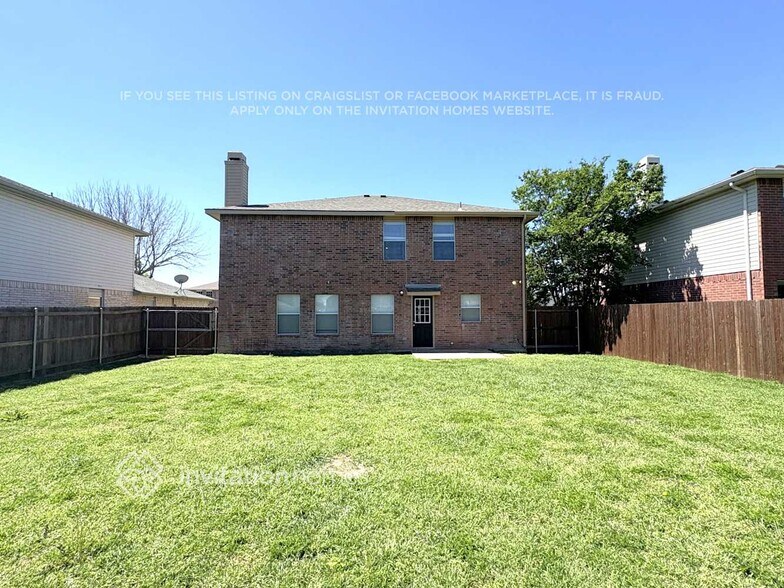 Building Photo - 2928 Marco Dr