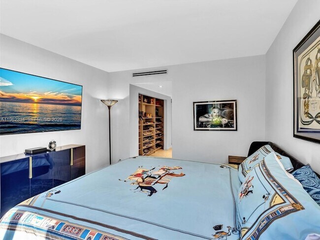 Building Photo - 101 Crandon Blvd