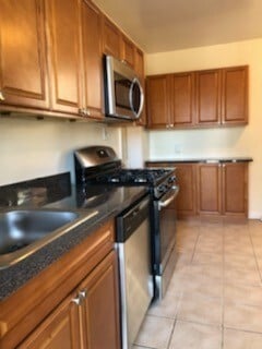 Building Photo - 142 Walnut St