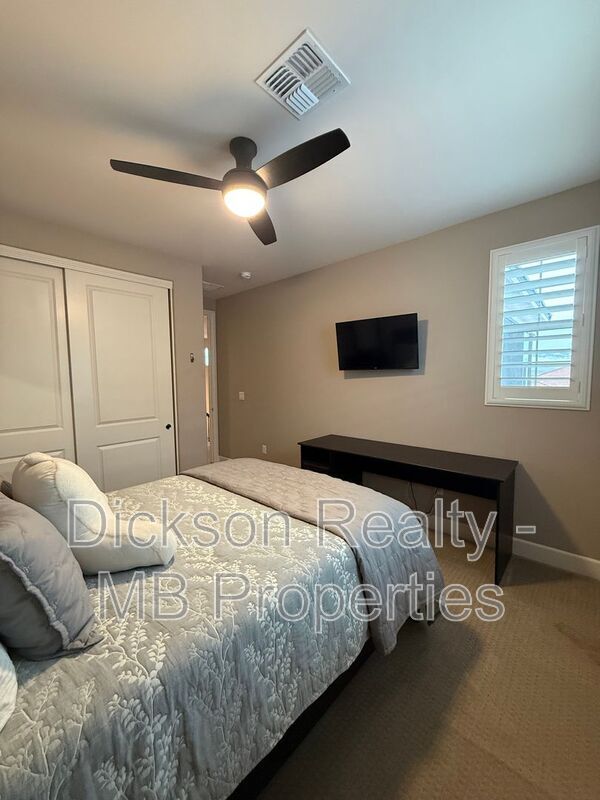 Building Photo - 3325 Show Jumper Ln