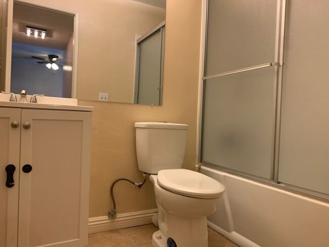 Building Photo - COMING SOON! 1 Bedroom + Loft  + Office/De...
