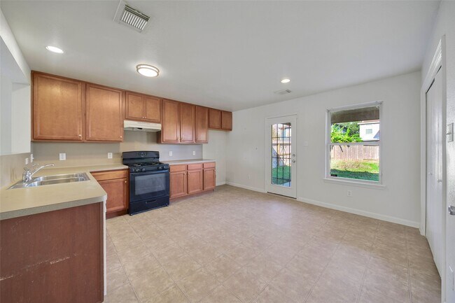 Building Photo - 2635 Skyview Trace Ct