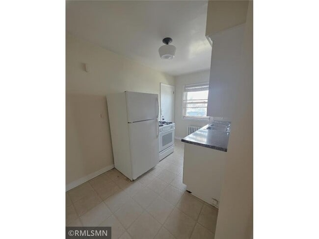 Building Photo - 2056 Bayard Ave