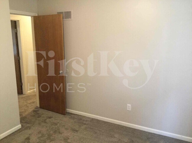 Building Photo - 1405 Andrea Dr