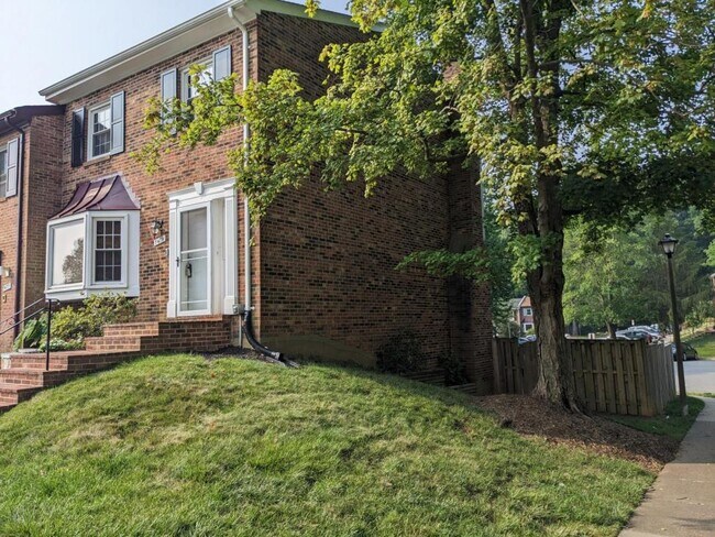 Building Photo - 7479 Zanuck Ct