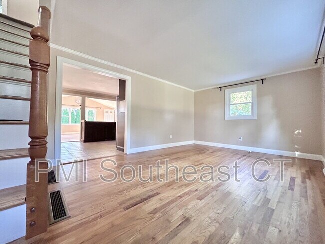 Building Photo - 39 Virginia Rd