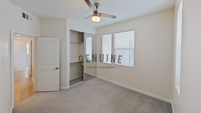 Building Photo - 3Bd 2.5Ba Townhouse w/Rooftop Deck