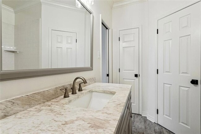 Building Photo - 405 Bon Temps Roule