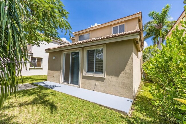 Building Photo - 1028 Golden Cane Dr
