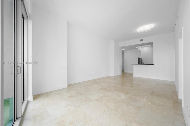 Building Photo - 325 S Biscayne Blvd
