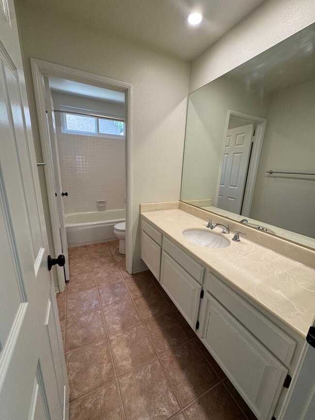 Building Photo - Comfort and Community in Thousand Oaks