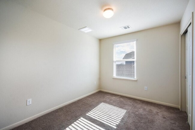 Building Photo - 18316 Mammoth Cave Blvd